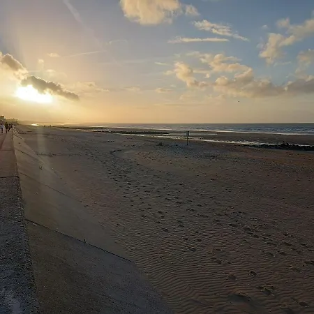 Lägenhet Bord De Plage, Thalasso Et Vue ! *